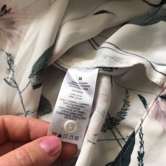 Beautiful floral top from Dynamite - Picture 8 of 8